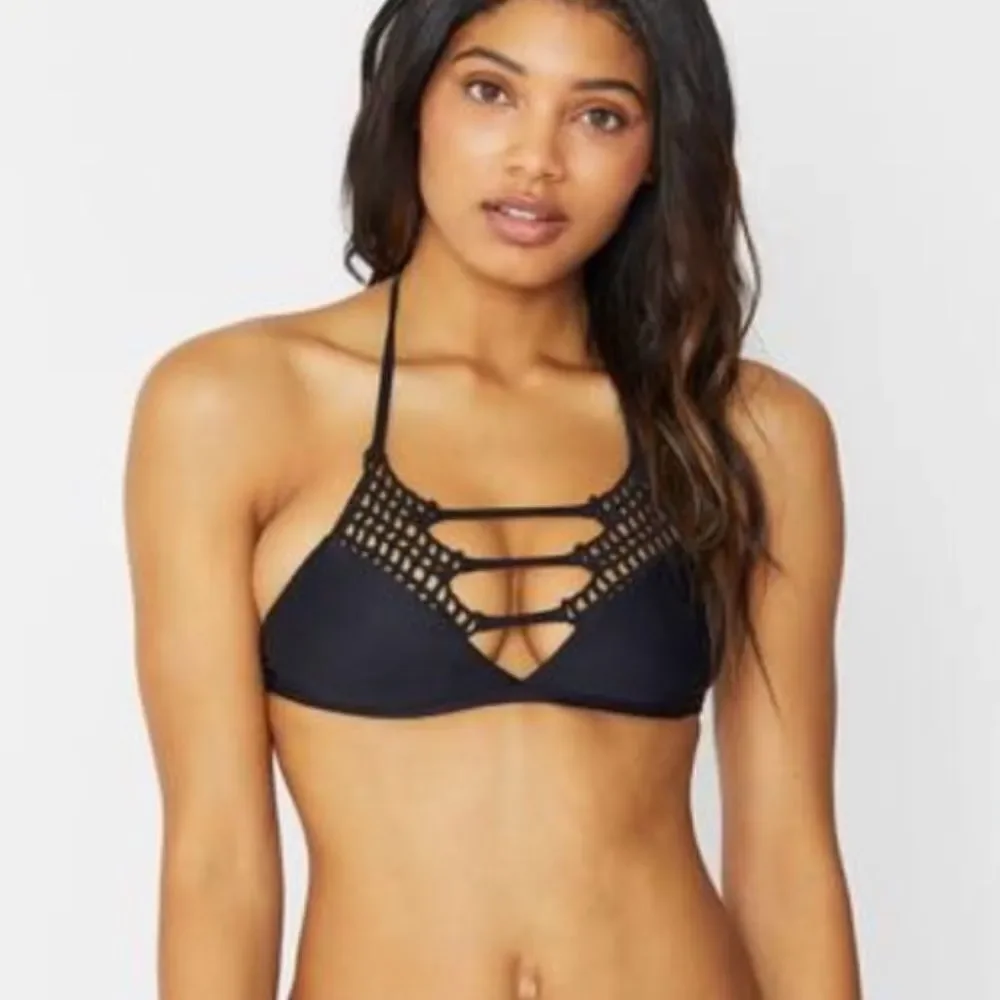 Frankie's Bikinis Sienna Bikini Top in‎ Black NWT